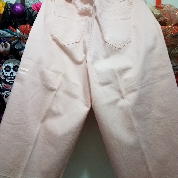 Capris - Picture 2 of 5